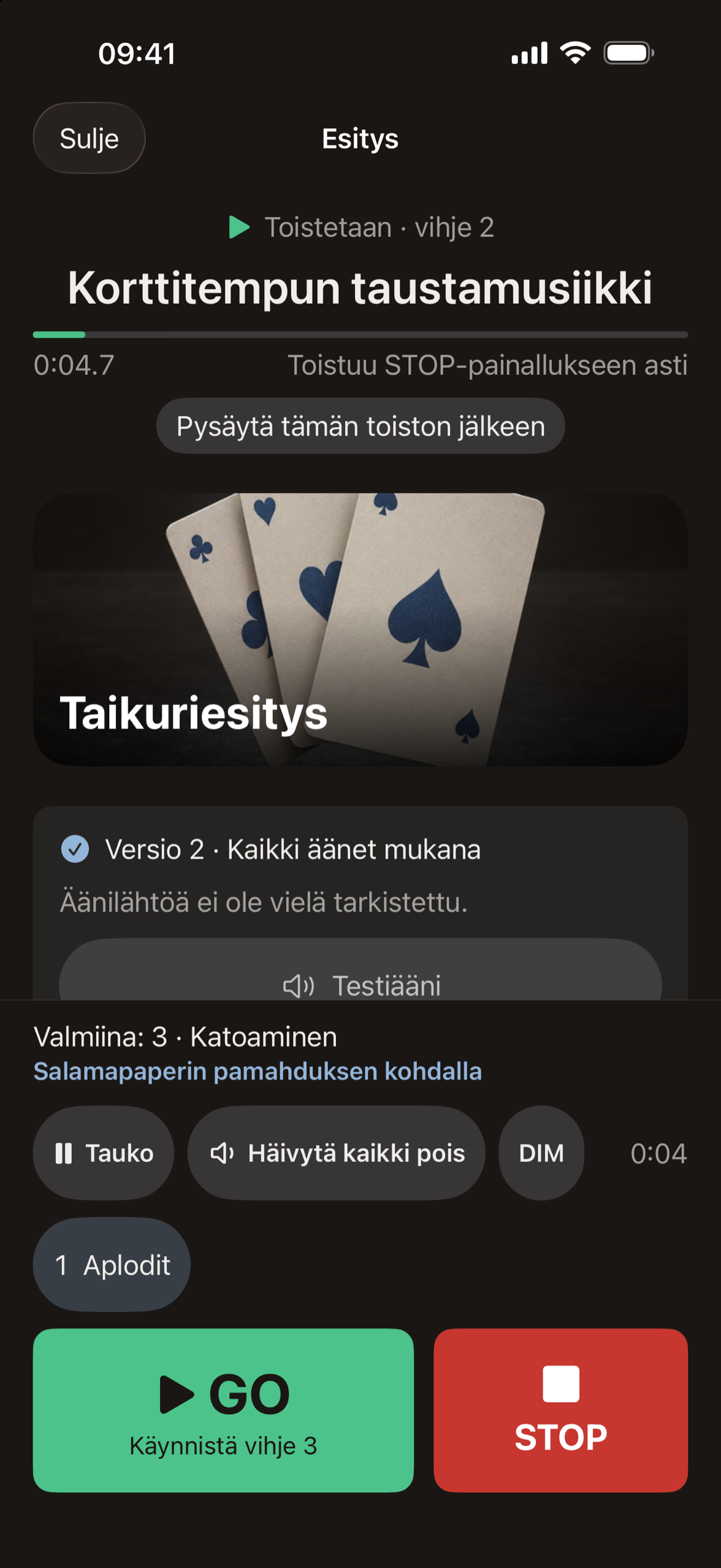 Cuefaro esityksessä: vihje 2 soi, vihje 3 on valmiina muistiinpanoineen